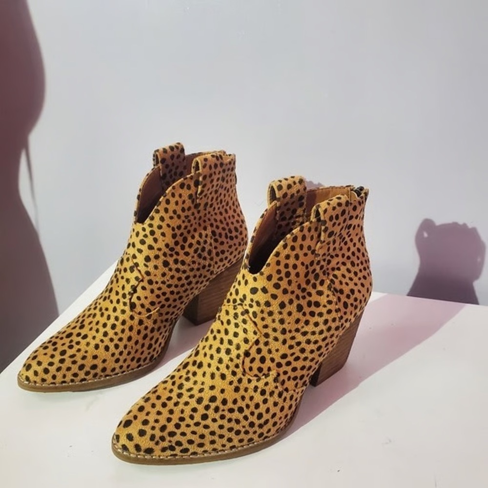 CCocci spotted animal print ankle boots size 8.5